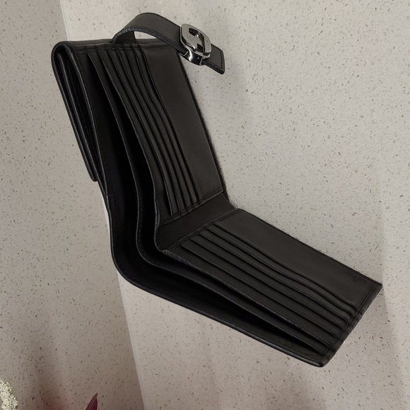 Mens GUCCI leather wallet - Picture 7 of 9